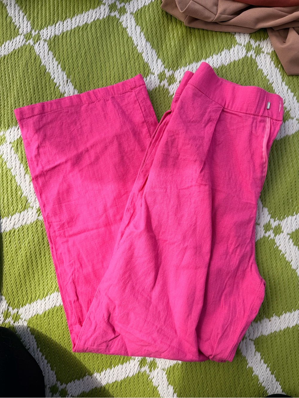 Women’s bright pink pants